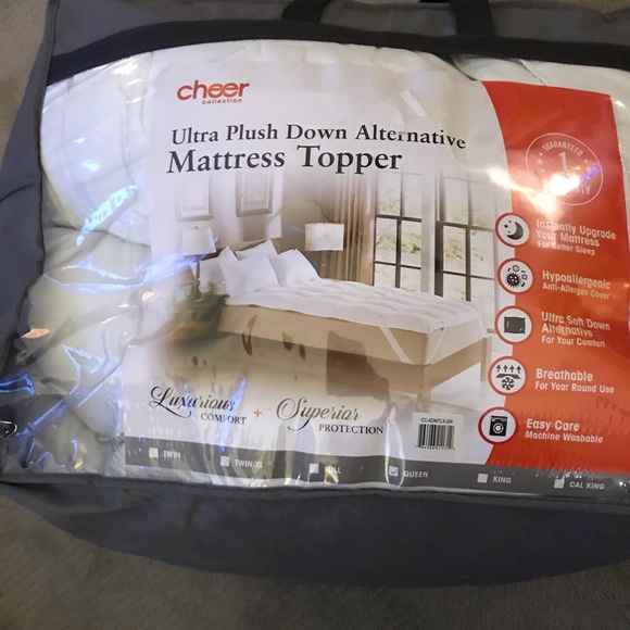 Queen Luxury Down Alternative Mattress Topper - Picture 4 of 5